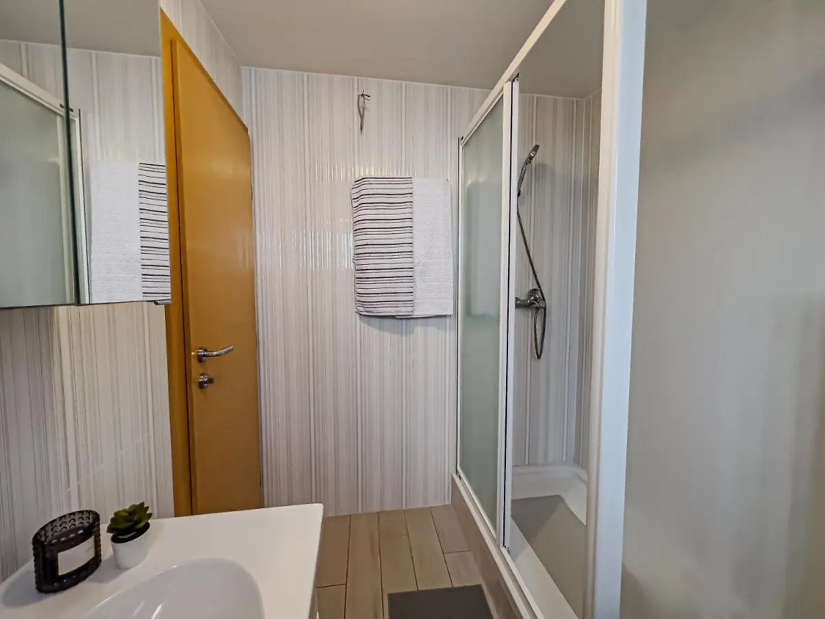 Apartments Violeta Vir 0*,